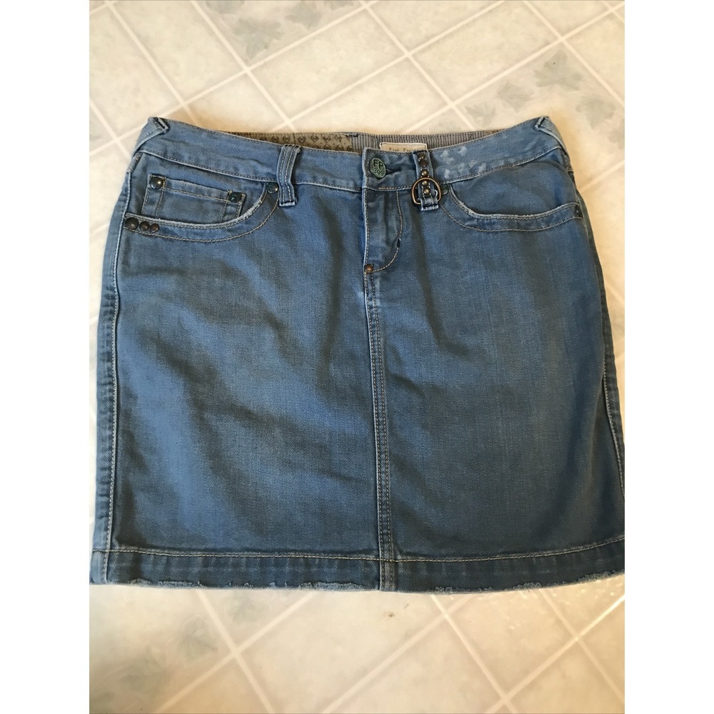 Free People Light Blue Distressed Hem Angel‎ Wing Embroidered Pockets Sz 28